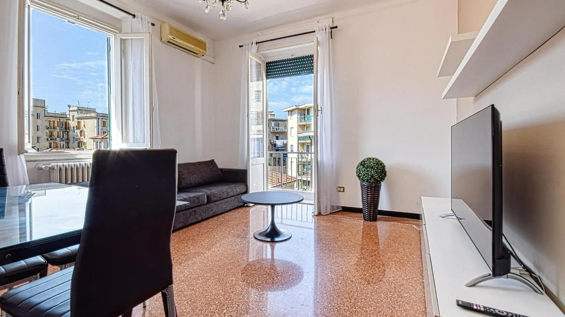 3 Bedroom Stunning Apartment In Sestri Levante 0*,